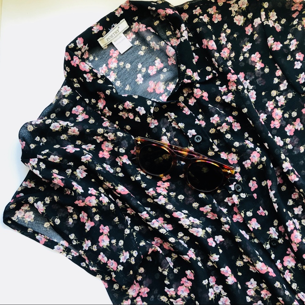 Sheer Poetry floral crop top 🌺